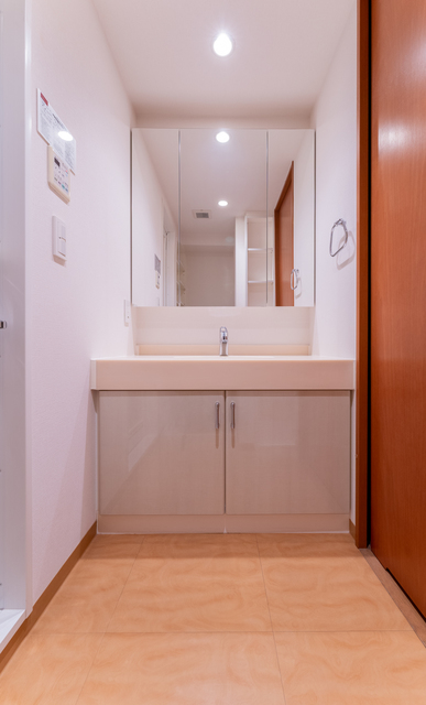 洗面設備　写真は同タイプ住戸です。