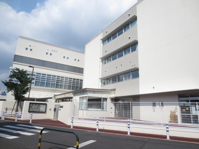 小学校　足立区立足立小学校（旧五反野小学校）（小学校）まで505m