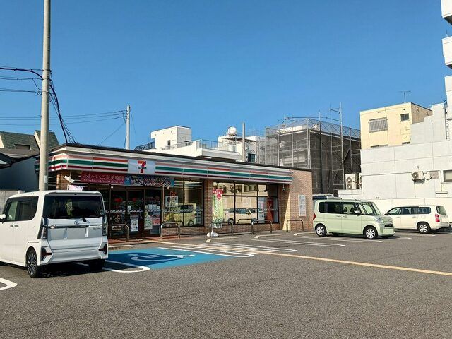 コンビニ　セブンイレブン和歌山山吹丁店様（コンビニ）まで550m