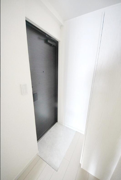 玄関　【新線開通で注目の新横浜♪】住環境良好おすすめ！