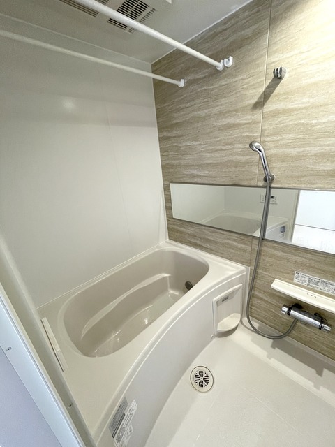 バス・シャワールーム　★浴室乾燥機・追焚機能★