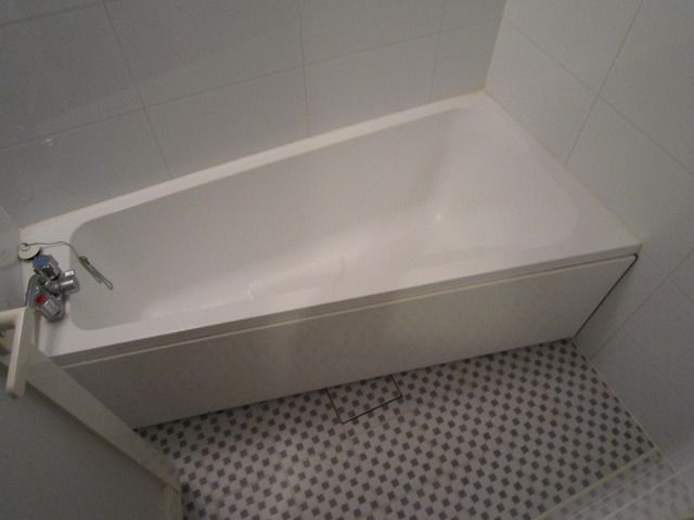 バス・シャワールーム　浴室乾燥機完備で雨の日のお洗濯も安心です