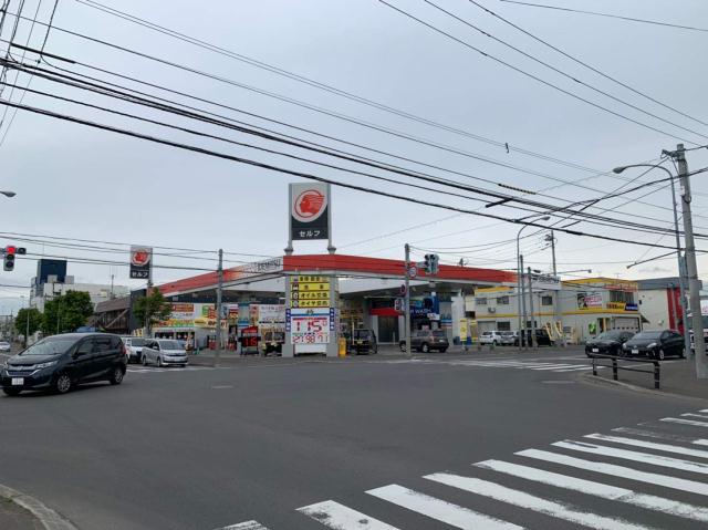 その他　出光昭和シェル　セルフ八軒SS（その他）まで411m