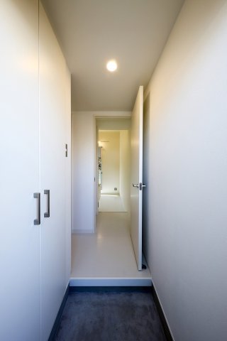 玄関　収納もある玄関です