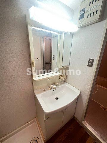 洗面設備　コンパクトで使いやすい洗面所