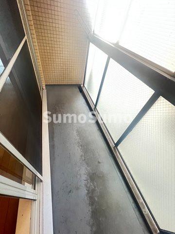 バルコニー　開放的で明るい空間を演出してくれるバルコニーです