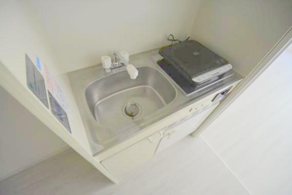 キッチン　スッキリとしたシンプルキッチン。