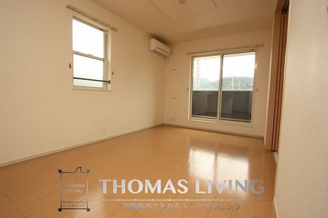 居室・リビング　2面採光の日当たり良好