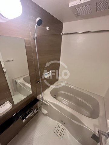 バス・シャワールーム　コンフォリア・リヴ北浜淡路町　浴室