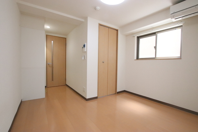 居室・リビング　７．１帖角部屋♪