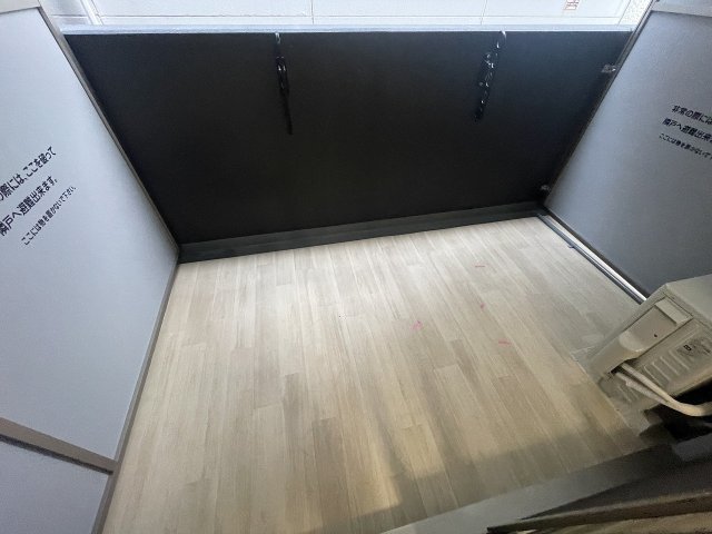 バルコニー　暖かな日差しのふりそそぐバルコニー