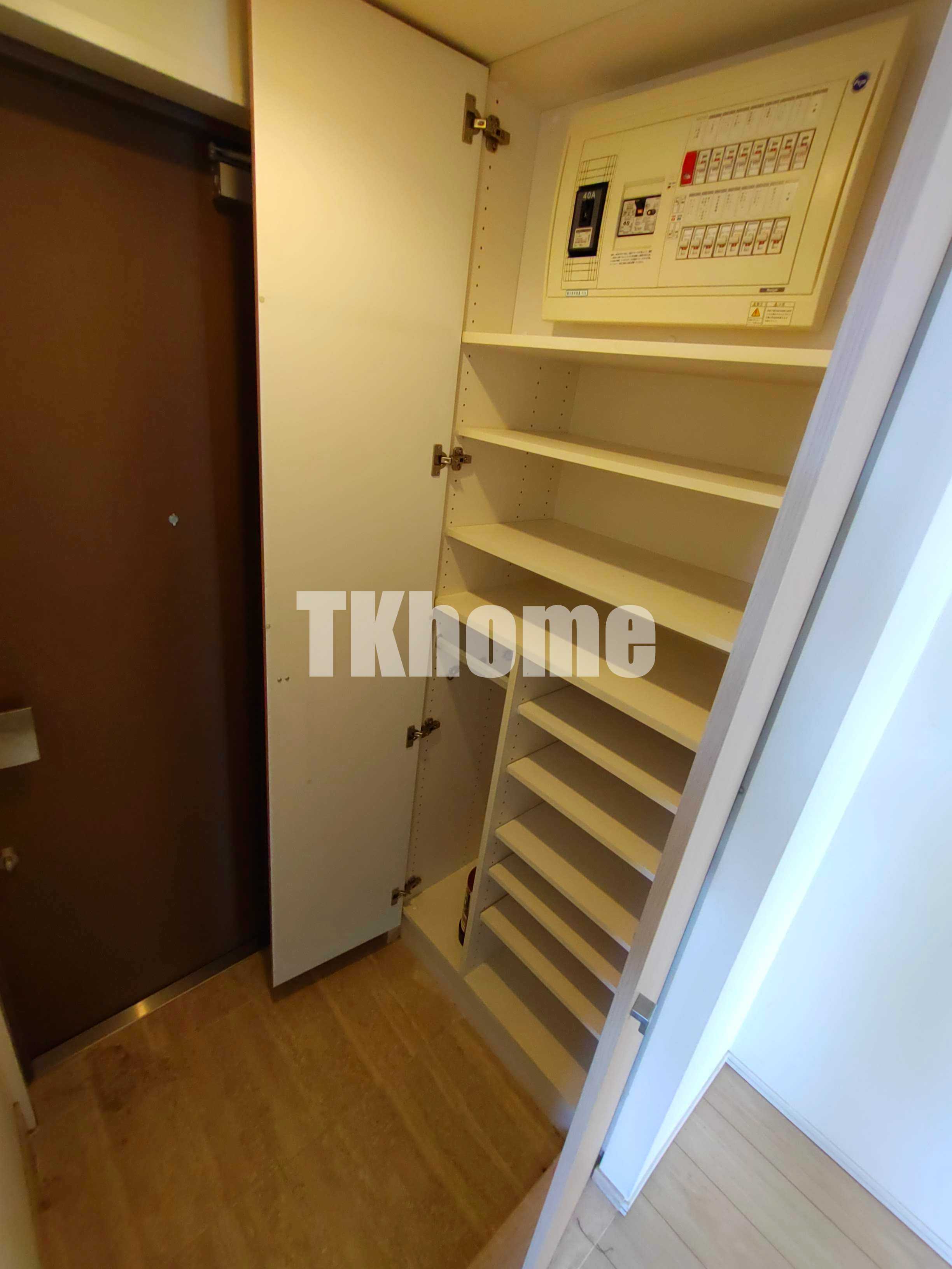 玄関　大型シューズボックス