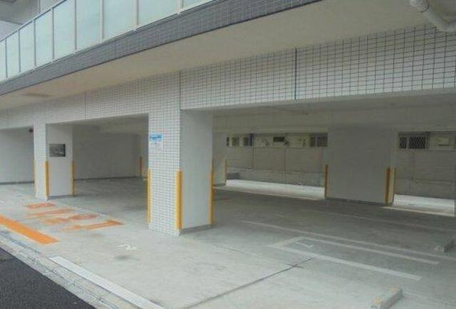 駐車場　?