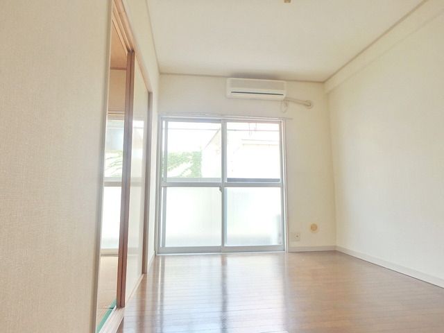 居室・リビング　★日当たり良好な居室★