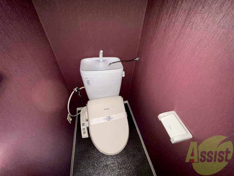 トイレ　温水洗浄便座となっております。