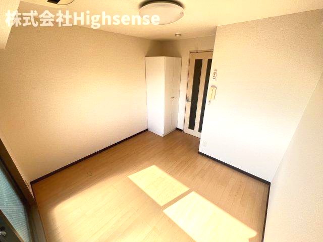 居室・リビング　コンパクトで使いやすい洋室です