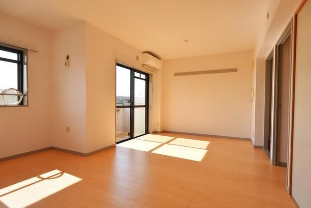 居室・リビング　★広いリビング15.7帖フローリングです★