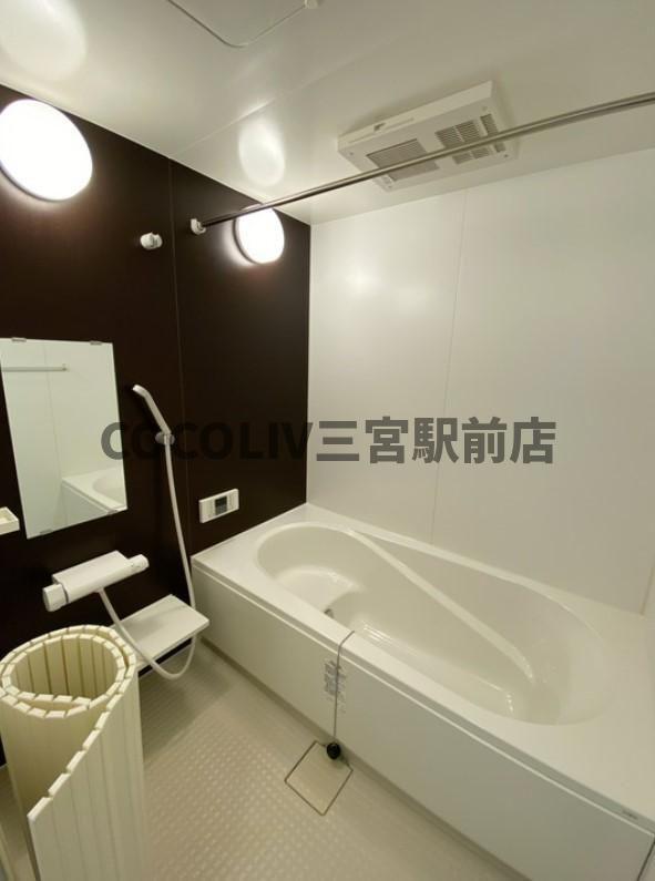 バス・シャワールーム　同物件別部屋写真
