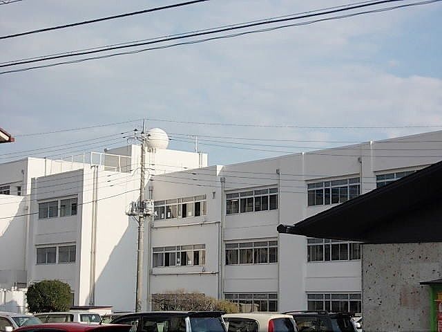 小学校　山前小（小学校）まで1300m