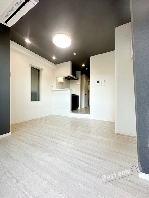 居室・リビング　全室照明付きです♪