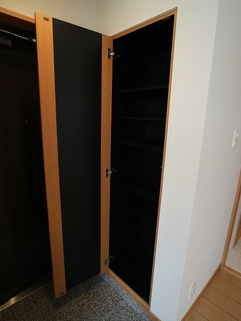 玄関　※別号室参考写真