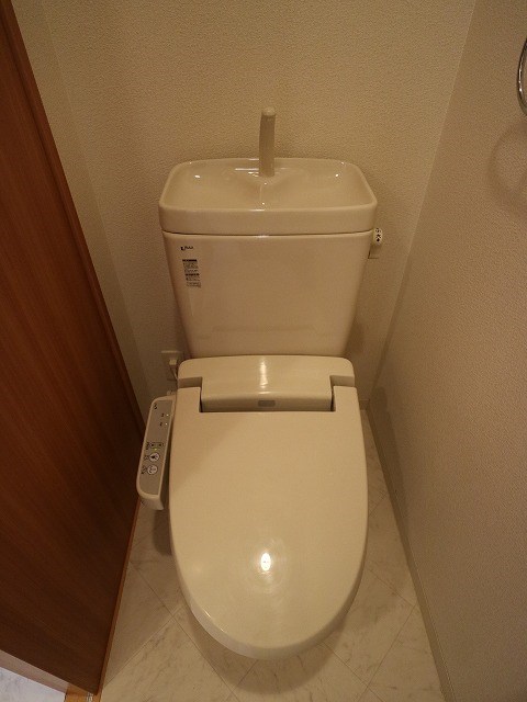 トイレ　※別号室参考写真