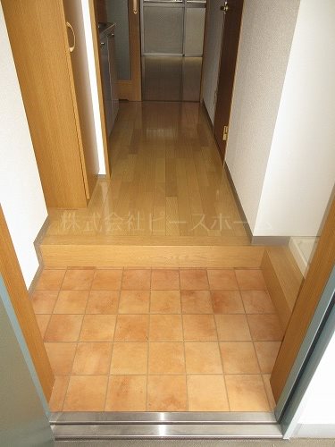 玄関　※別号室参考写真