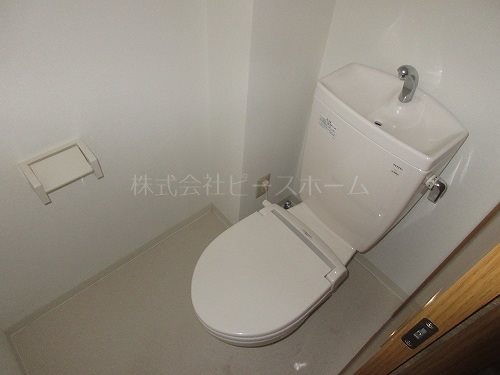 トイレ　※別号室参考写真