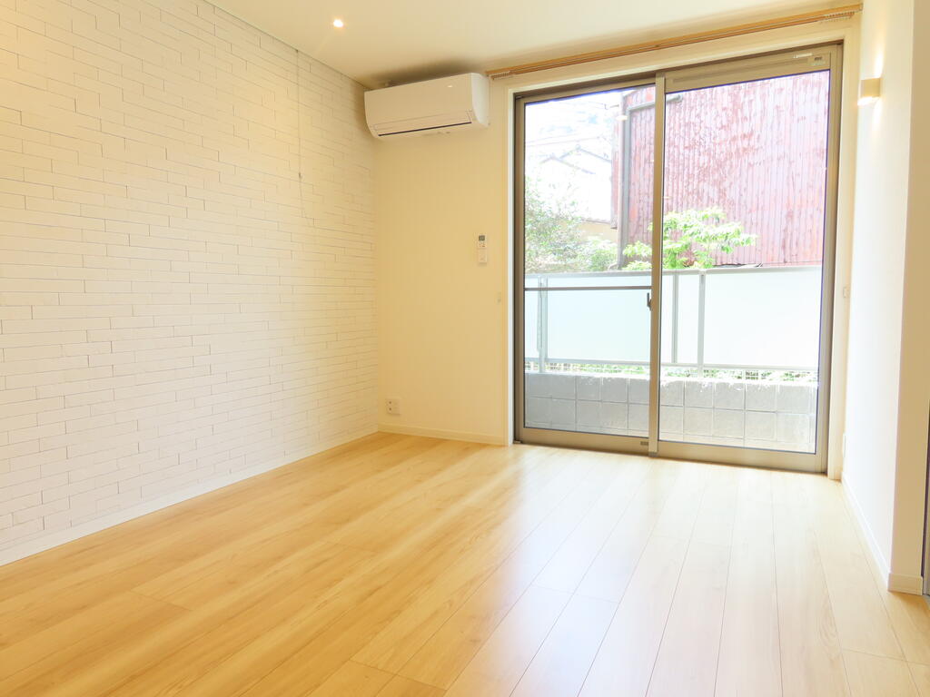 居室・リビング　※別号室のお写真です