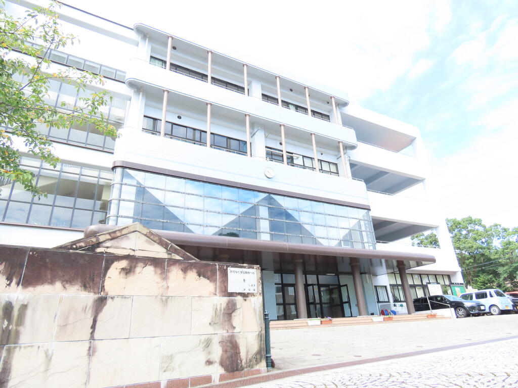 中学校　長崎市立淵中学校（中学校）まで1643m