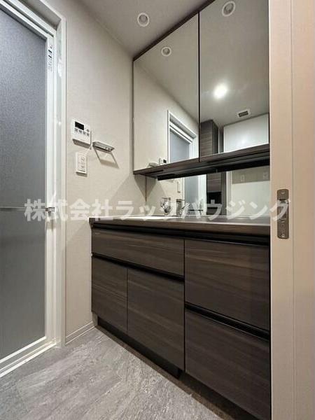 洗面設備　画像と現状が異なる場合は現状優先となります。