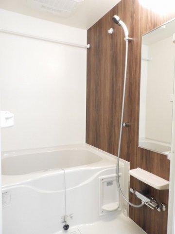 バス・シャワールーム　ゆったり過ごせるお風呂です