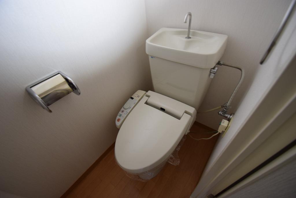 トイレ　シャワー付トイレ