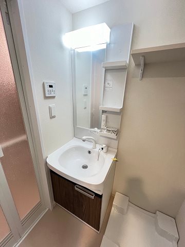 洗面設備　スペースが確保できる洗面所です