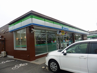 コンビニ　ファミリーマート 刈谷末広店（コンビニ）まで647m