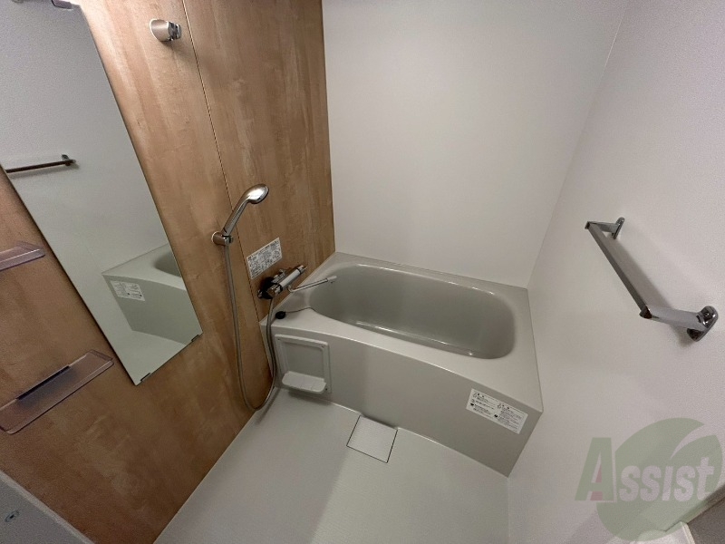 バス・シャワールーム　お風呂になります。一日の疲れを癒してくださいね。