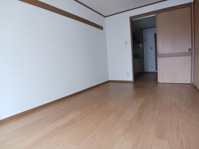 ＪＲ山陽本線 英賀保駅 バス乗車時間：6分 最寄りバス停で下車 徒歩6分 2階建 築28年の居間写真