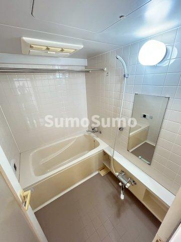 バス・シャワールーム　コンパクトで使いやすいお風呂です