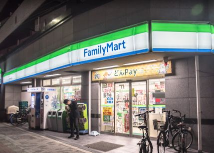 コンビニ　ファミリーマート 西成区役所前店（コンビニ）まで179m