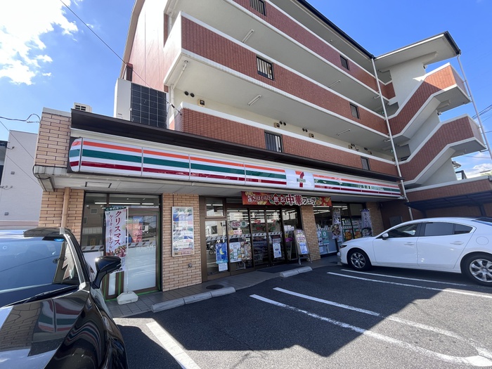 コンビニ　セブン-イレブン 広島祇園３丁目店（コンビニ）まで800m