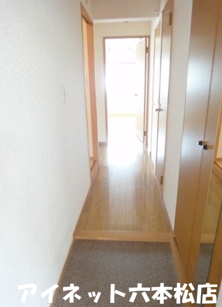 玄関　ようこそいらっしゃい。