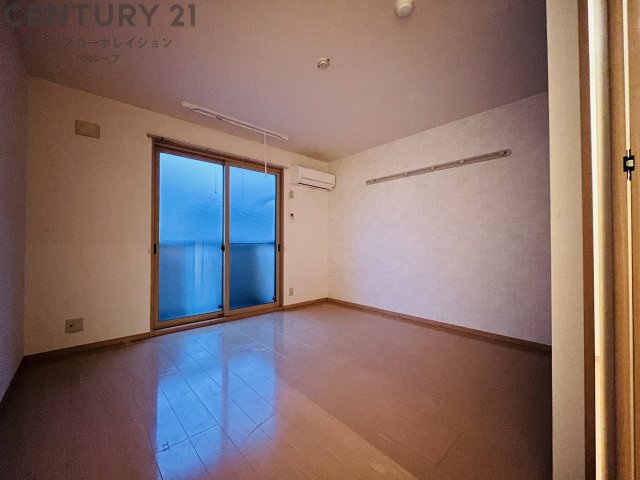 居室・リビング　ウォークインクローゼット付きでスペース有効活用できます♪