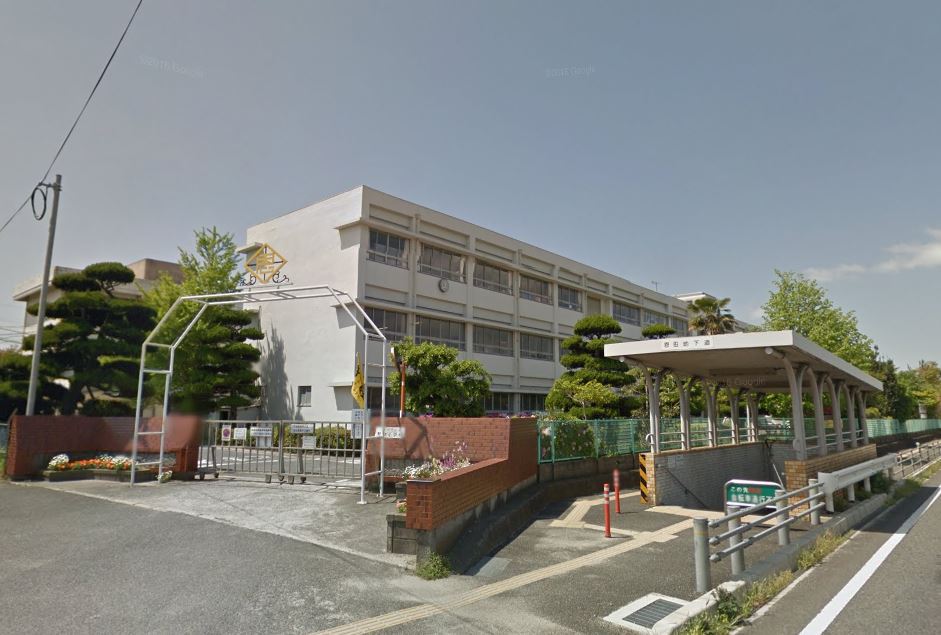 小学校　宇部市立恩田小学校（小学校）まで427m