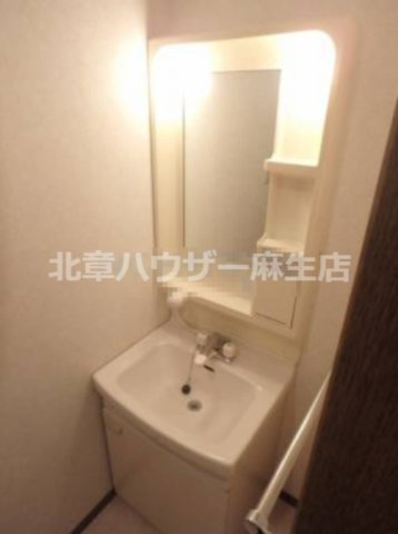 洗面設備　使いやすい独立洗面台です