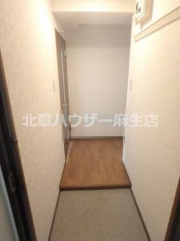 玄関　収納もある玄関です