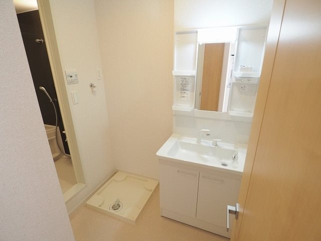 洗面設備　シャワー付洗面台