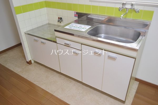 キッチン　２口ガスコンロ設置可能キッチンです。