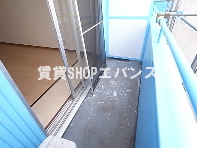 バルコニー　バルコニーからの眺めを楽しみながら食事をしませんか