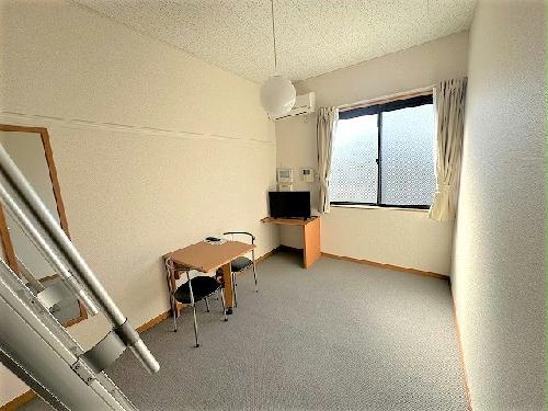 居室・リビング　2階タイプのお部屋です。