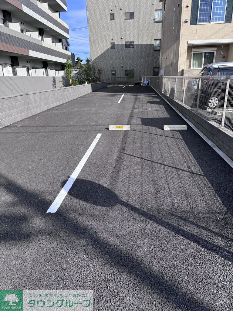 駐車場　駐車場
